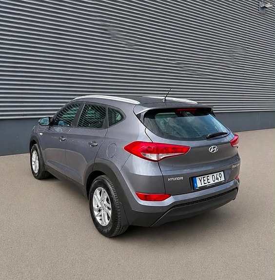 Hyundai Tucson 3 of 5