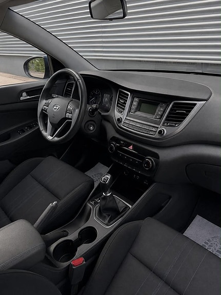 Hyundai Tucson 11 of 13