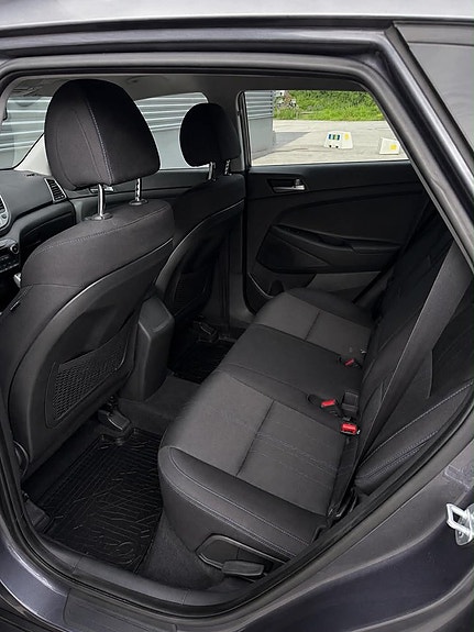 Hyundai Tucson 8 of 13