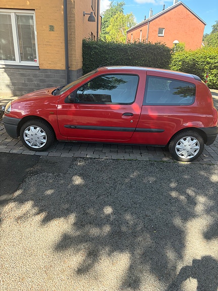 Renault Clio 2 of 5