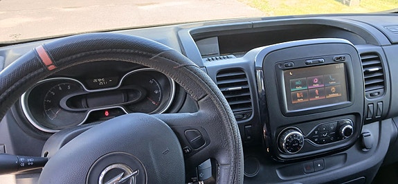 Opel Vivaro 2 of 5