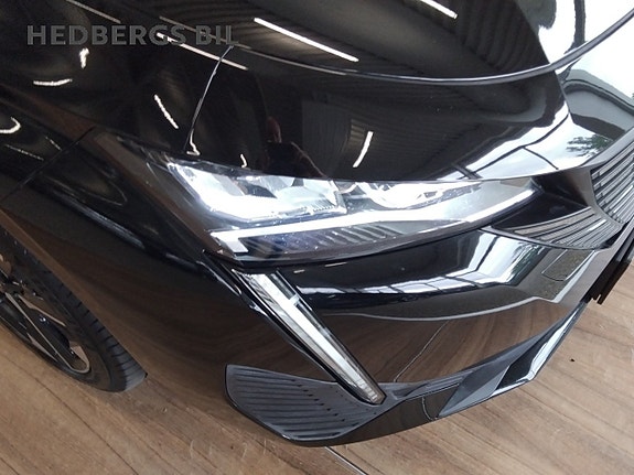 Peugeot 308 SW 13 of 17