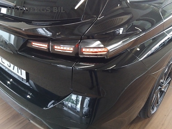 Peugeot 308 SW 14 of 17