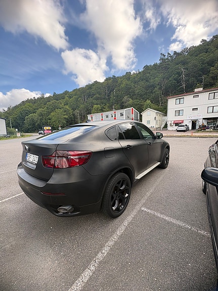 BMW X6 11 of 12
