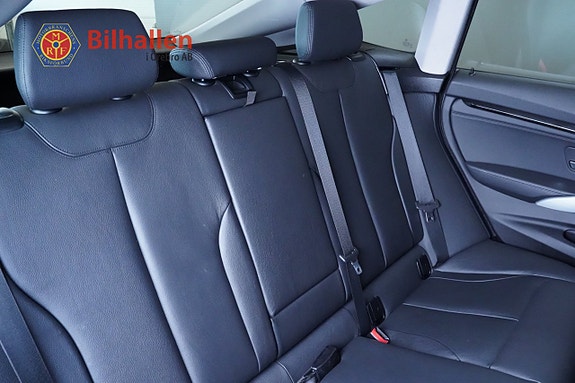 BMW 320d 13 of 25