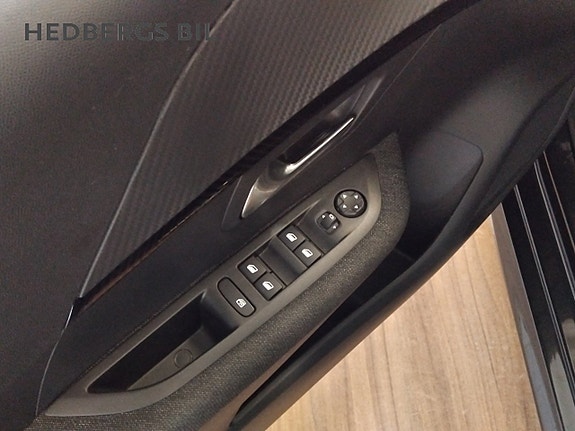 Peugeot 208 15 of 17