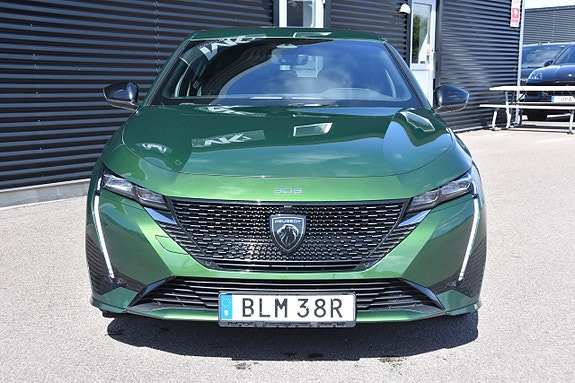 Peugeot 308 2 of 5