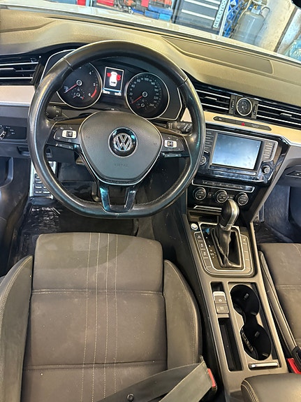 Volkswagen Passat CC 5 of 5