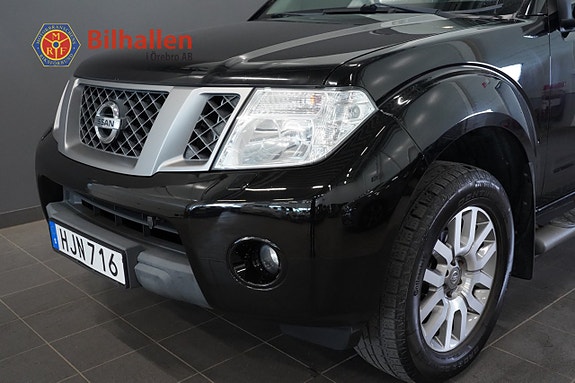 Nissan Navara 2 of 25