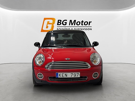 MINI Cooper 2 of 5