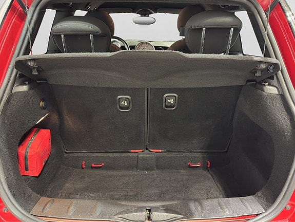MINI Cooper 11 of 18