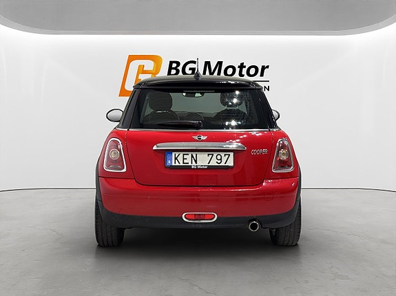 MINI Cooper 5 of 5