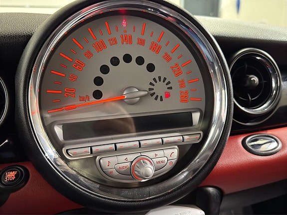 MINI Cooper 16 of 18