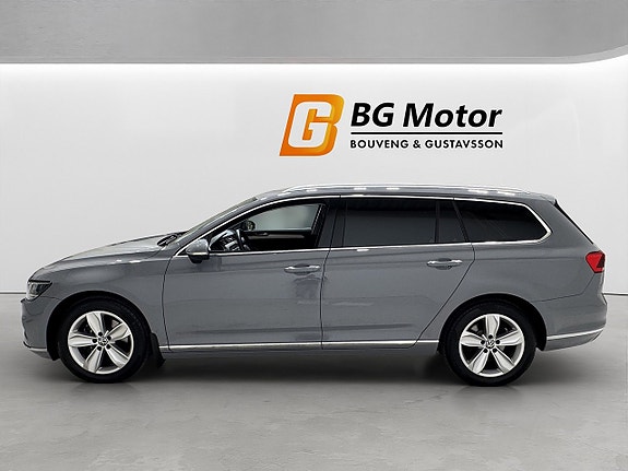 Volkswagen Passat 7 of 23