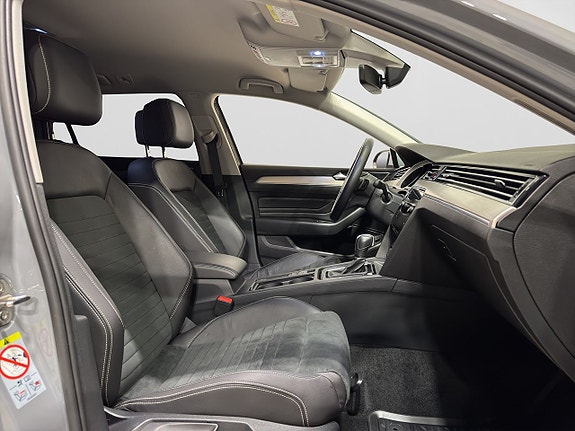 Volkswagen Passat 9 of 23
