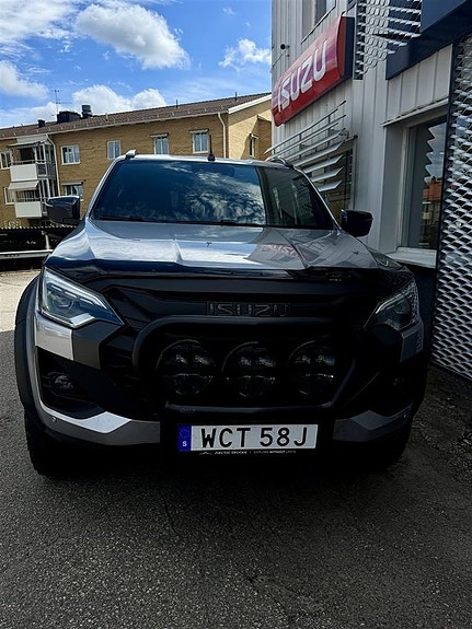 Isuzu AT33 2 of 4