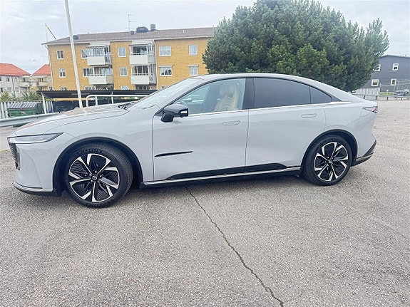 Mazda 6 2 of 5