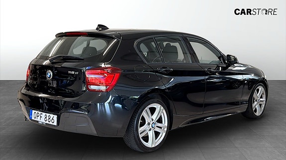 BMW 118d 2 of 5