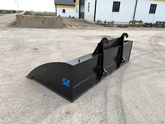 SE Equipment  planeringsskopor St Bm 2 of 5