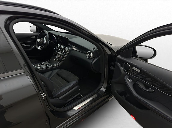 Mercedes-Benz C200 23 of 30