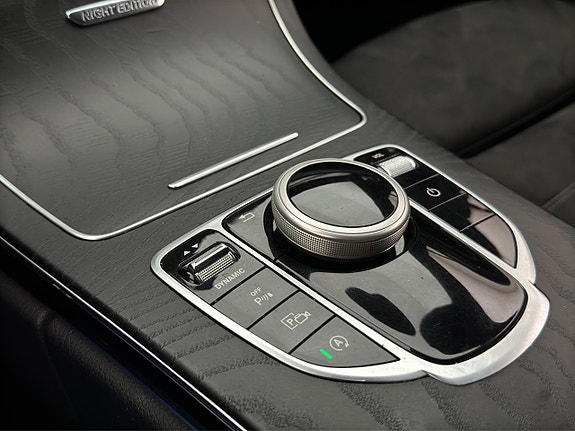 Mercedes-Benz C200 17 of 30