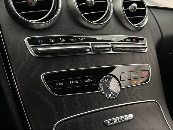 Mercedes-Benz C200 16 of 30