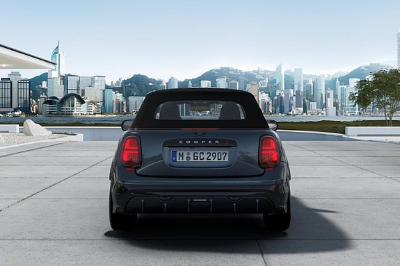 MINI Cooper S 7 of 13