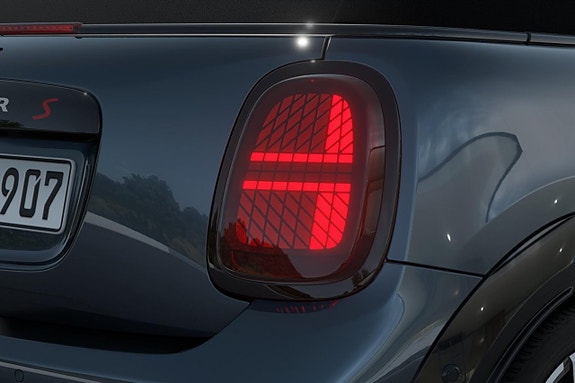 MINI Cooper S 9 of 13