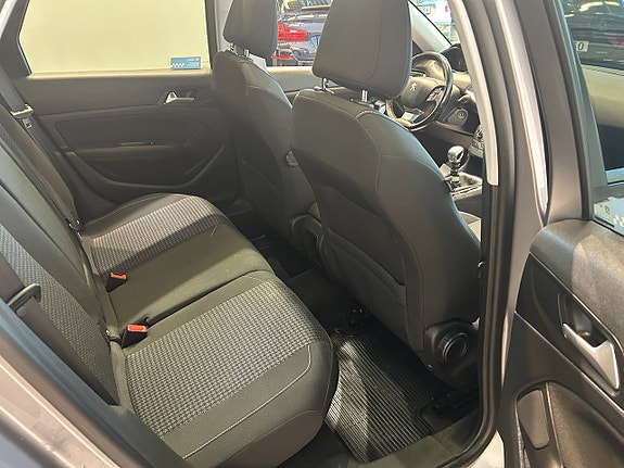 Peugeot 308 SW 9 of 13