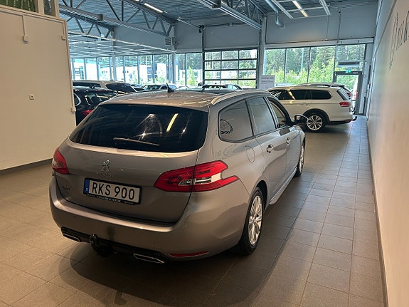 Peugeot 308 SW 3 of 5