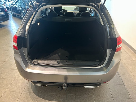 Peugeot 308 SW 10 of 13