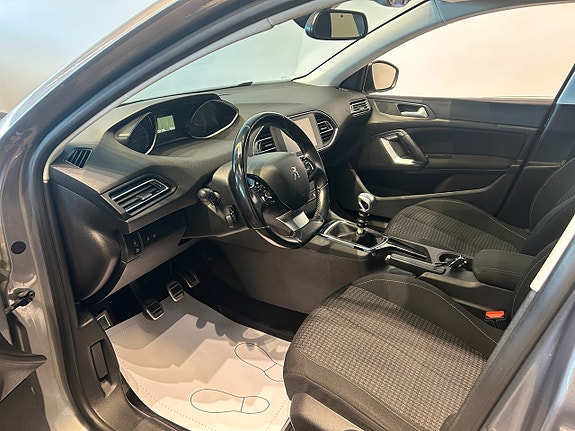 Peugeot 308 SW 5 of 5