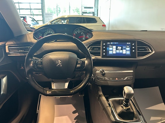 Peugeot 308 SW 6 of 13