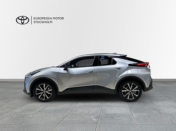Toyota C-HR 3 of 13