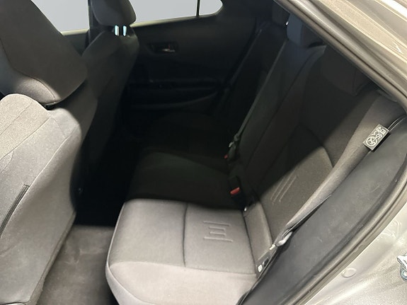 Toyota C-HR 7 of 13
