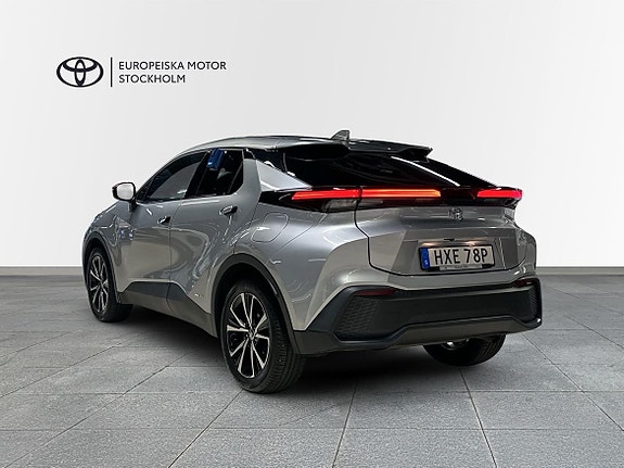 Toyota C-HR 2 of 13