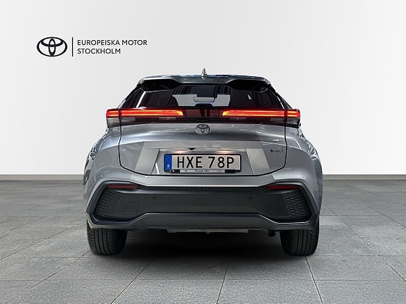 Toyota C-HR 4 of 13