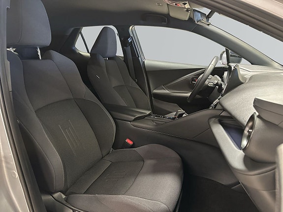 Toyota C-HR 6 of 13