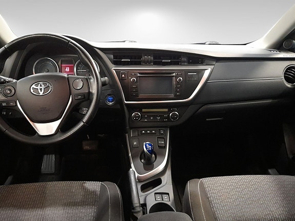 Toyota Auris 7 of 10