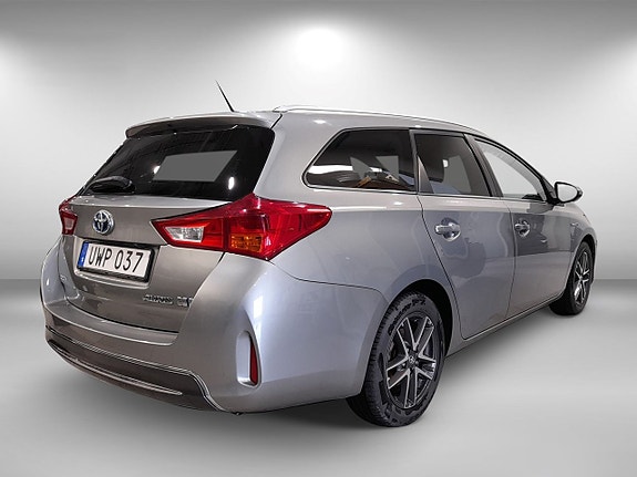 Toyota Auris 3 of 5