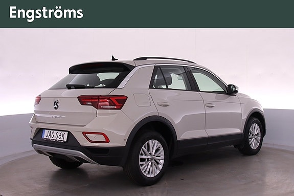 Volkswagen T-Roc 3 of 5