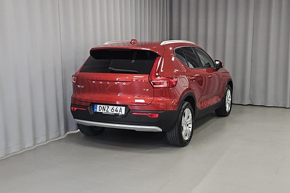 Volvo XC40 3 of 5