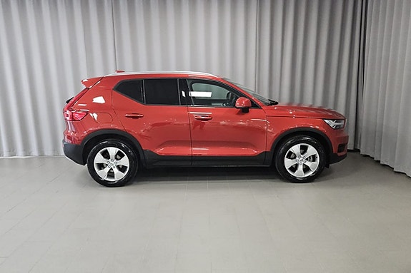 Volvo XC40 4 of 5