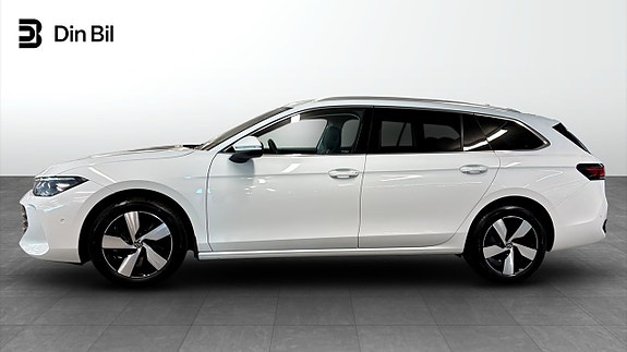 Volkswagen Passat 2 of 5