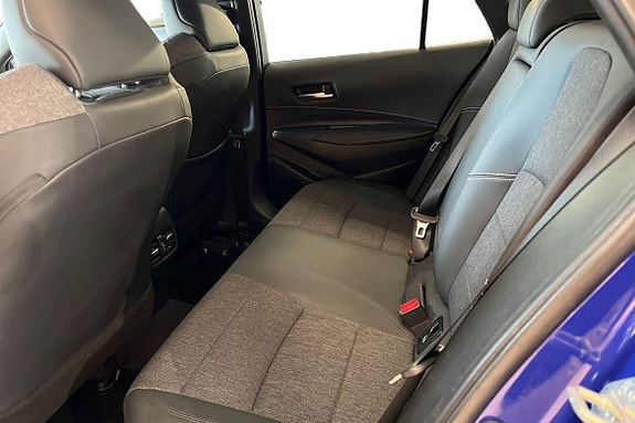 Toyota Corolla 13 of 21