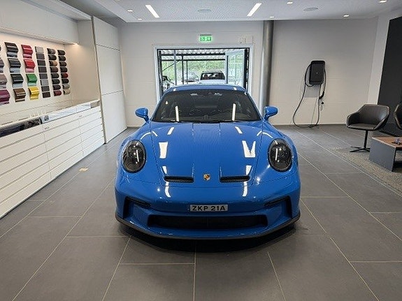Porsche 911 GT3 2 of 5