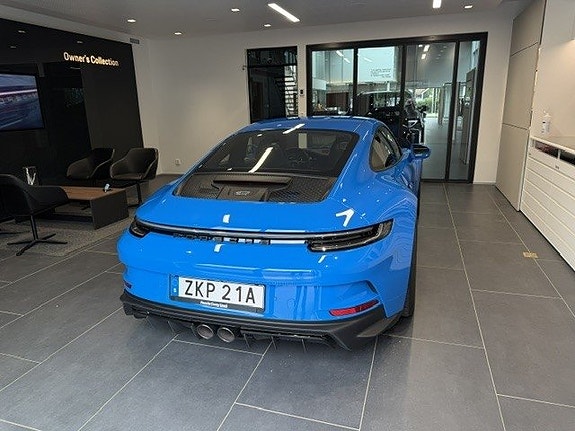 Porsche 911 GT3 4 of 5