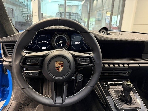 Porsche 911 GT3 16 of 28