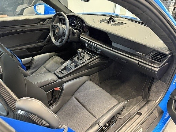 Porsche 911 GT3 13 of 28