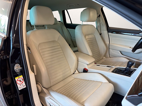 Volkswagen Passat 11 of 25